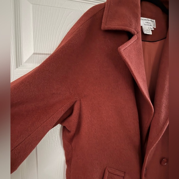 Helene Berman Women’s Wool coat. M. Maroon/Red rich color. Excellent condition. - Picture 5 of 8